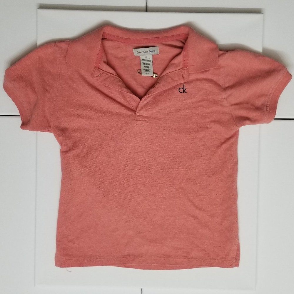 Calvin Klein Jeans Kids Size 5 - Peach